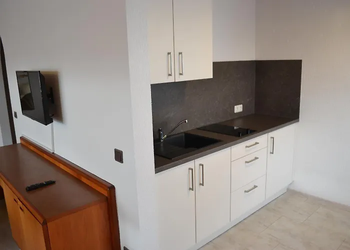 מלון Garni Sebastian 3*